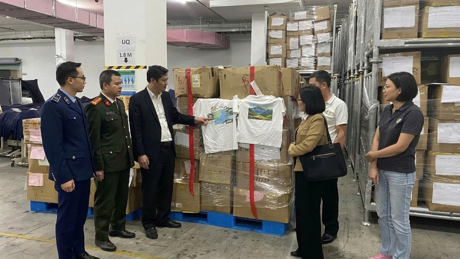 Tiêu hủy 6.000 áo phông, phạt doanh nghiệp hơn 22 triệu đồng