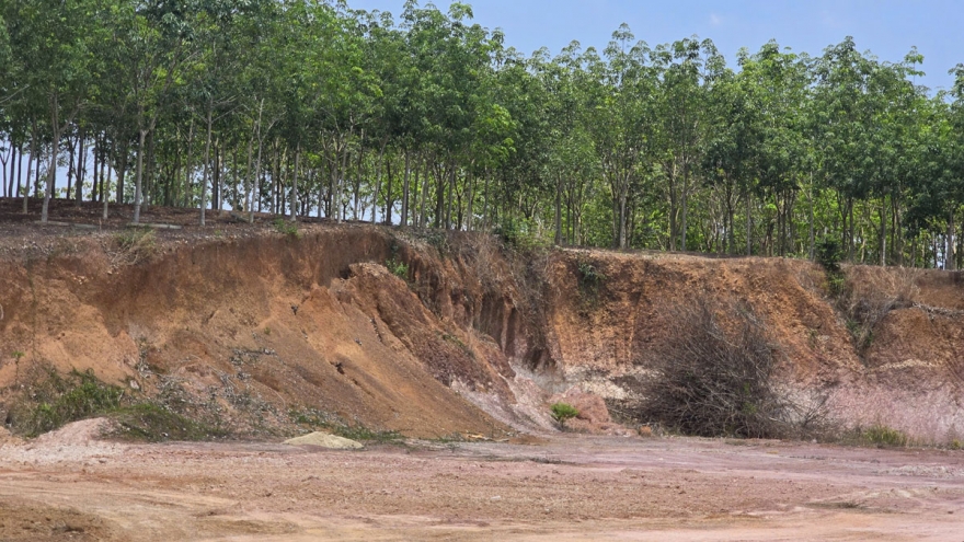 Vụ "khoét" đất gây sạt lở ở Đồng Nai: Chưa thể xác định khối lượng đất di dời