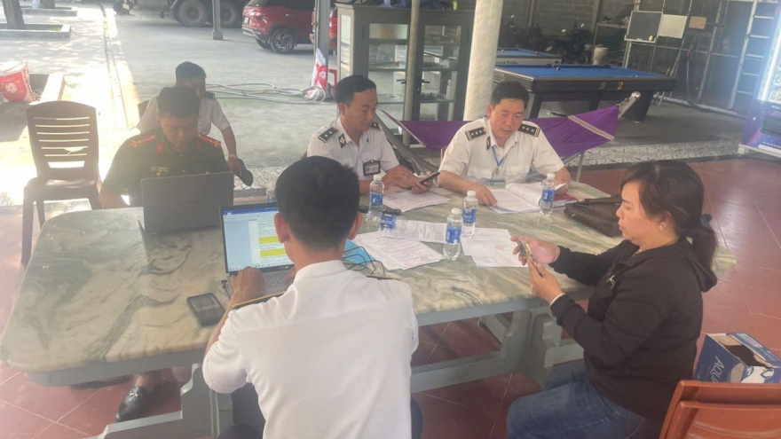 Kiểm tra điểm tập kết heo ở TP.HCM, quyết chặn thịt bẩn