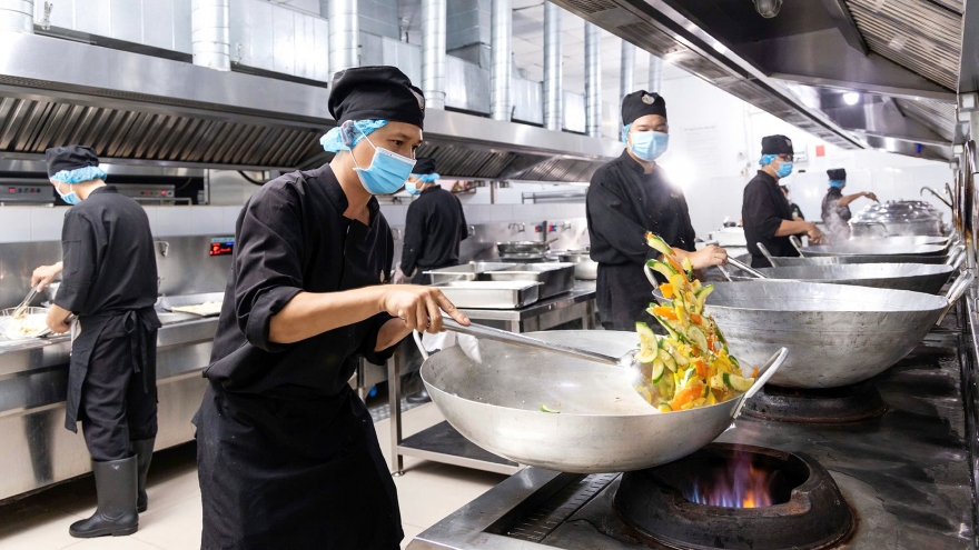 Bữa ăn học đường: Đừng để “mất bò mới lo làm chuồng”