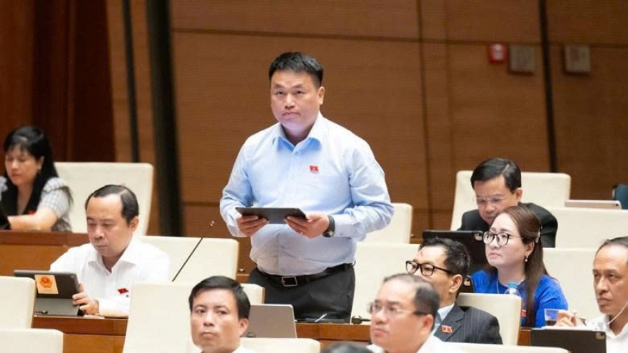 ĐBQH: Vì "vòng xoáy" thi đua, nhiều giáo viên phải "làm đẹp, tô hồng" báo cáo