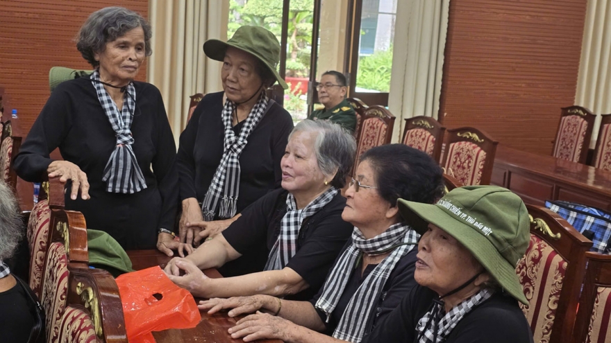 Lần đầu tiên sau hơn 50 năm, 92 nữ pháo binh đất Thủ Dầu Một cùng tề tựu