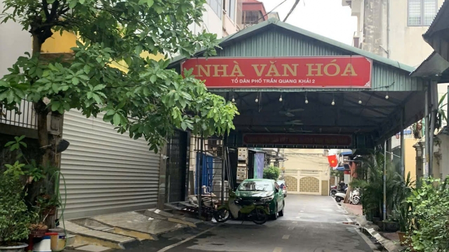 Nhà văn hóa như "rạp đám cưới" giữa đường dân sinh ở Ninh Bình