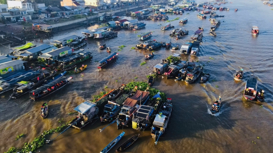 Tìm “lời giải” bền vững cho bảo tồn và phát triển Chợ nổi Cái Răng