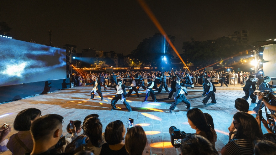 Last Fire Crew kết hợp cùng EU ra mắt tác phẩm vũ đạo “NƯỚC”