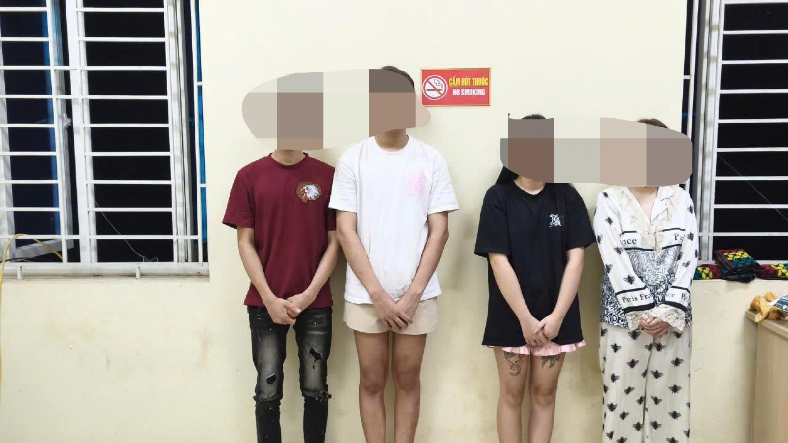 Đột kích phòng trọ, phát hiện nhóm thanh thiếu niên mở “tiệc ma túy”