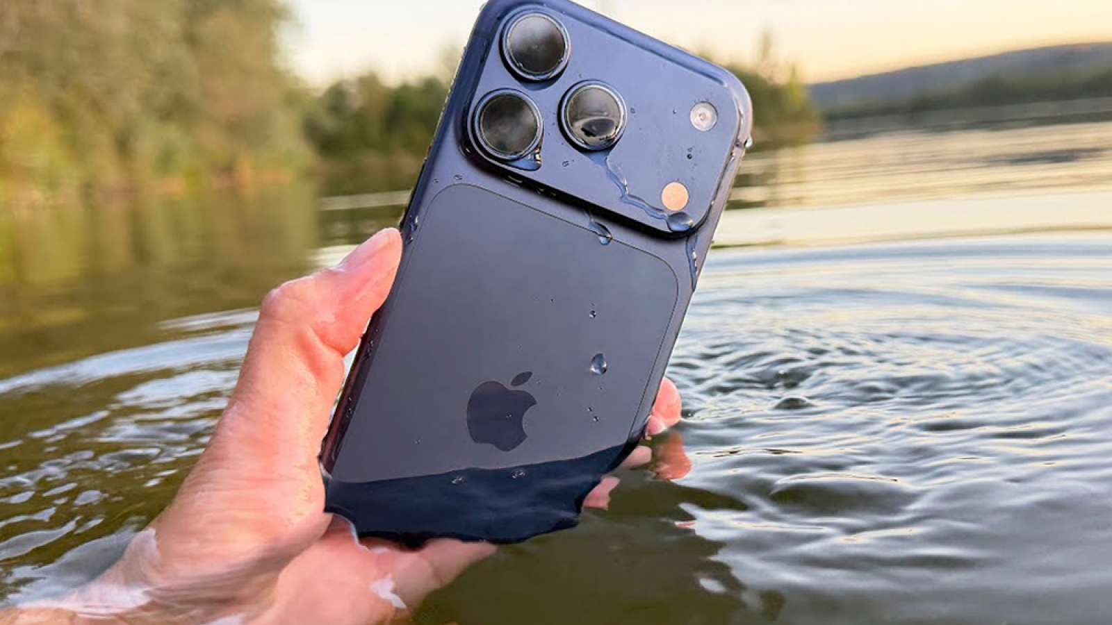 iPhone 17 tạo cơn sốt mới, Apple chưa muốn “thay ngựa giữa dòng”