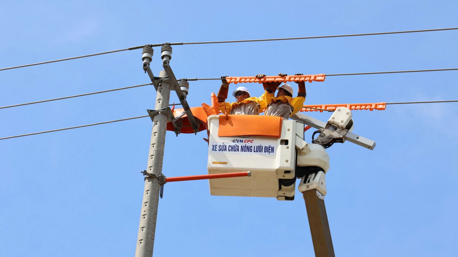 EVNCPC tăng cường các giải pháp đảm bảo cấp điện mùa nắng nóng