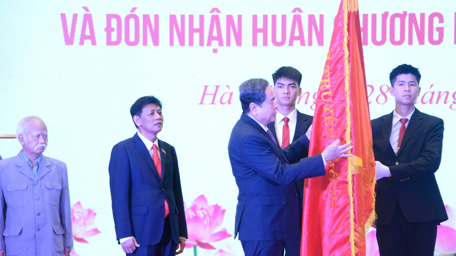 Chủ tịch Quốc hội: Chính sách dân tộc được thể hiện đầy đủ, trong từng dự án luật