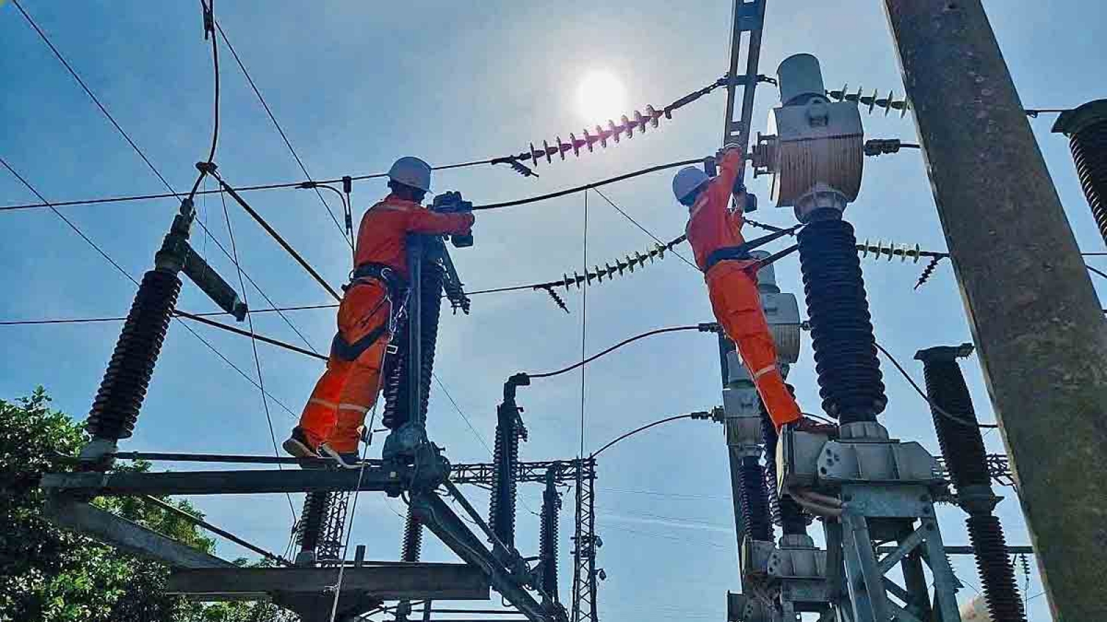 Phụ tải điện miền Bắc liên tục lập kỷ lục, EVNNPC kêu gọi tăng cường tiết kiệm