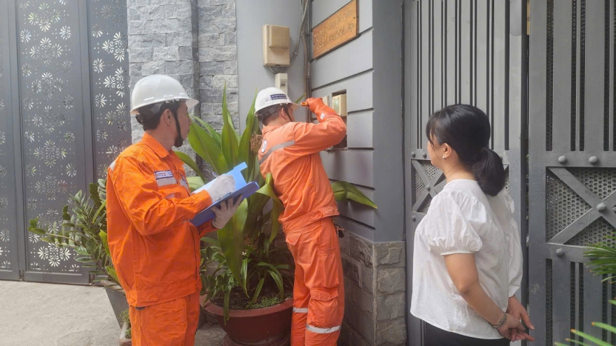 EVNHCMC khuyến cáo khách hàng sử dụng điện tiết kiệm trong cao điểm nắng nóng
