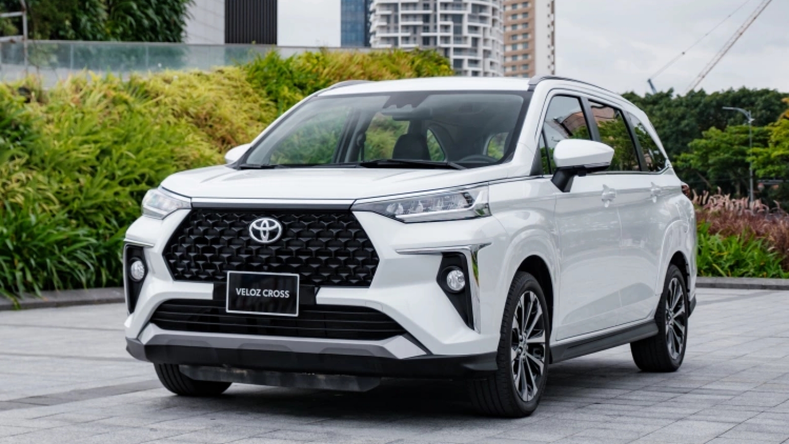 Top xe xăng, dầu bán chạy nhất tháng 4/2026: Toyota Veloz Cross vươn lên dẫn đầu