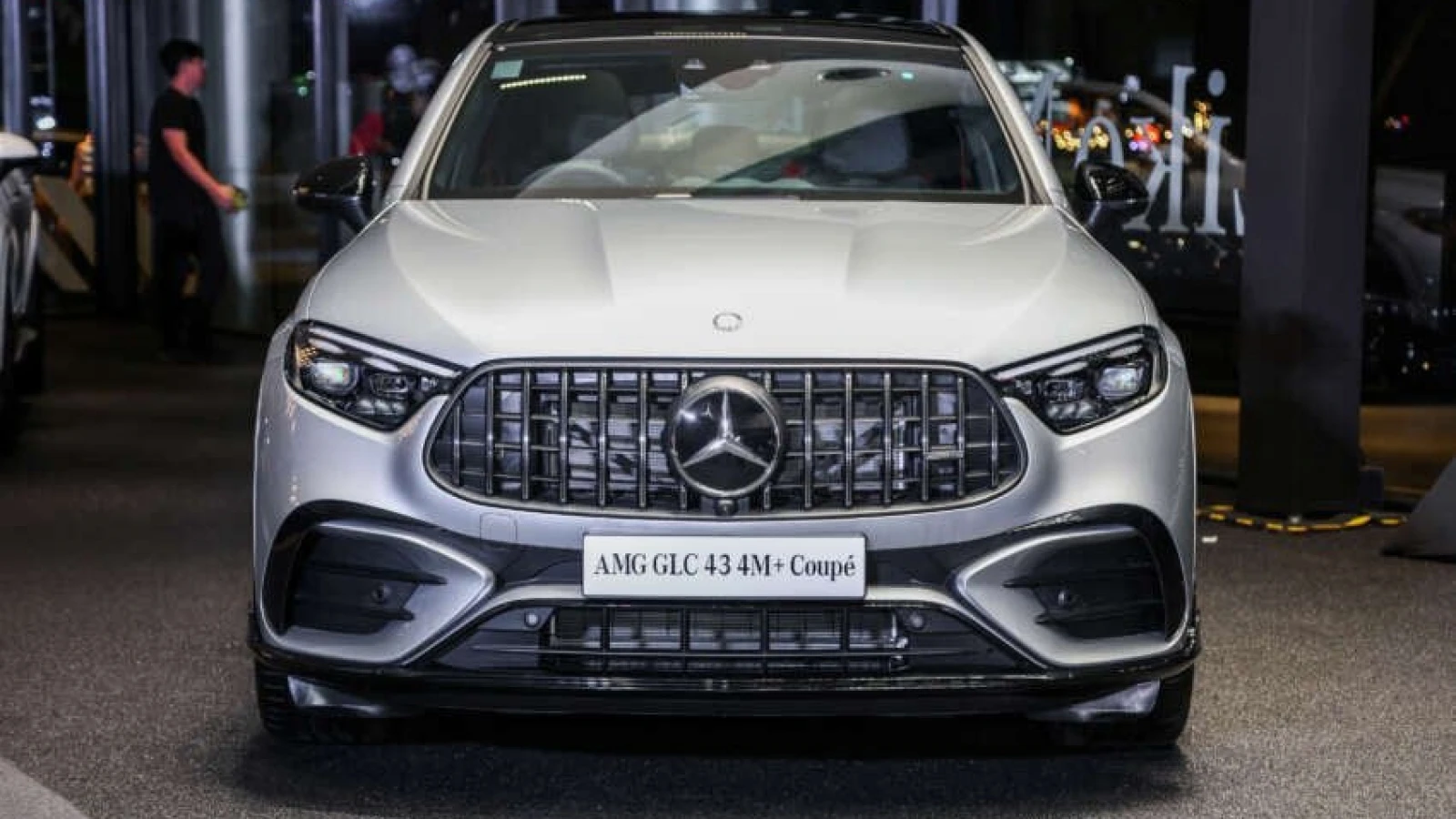 Lộ diện Mercedes-AMG GLC43 4Matic Coupé Nightfall Edition