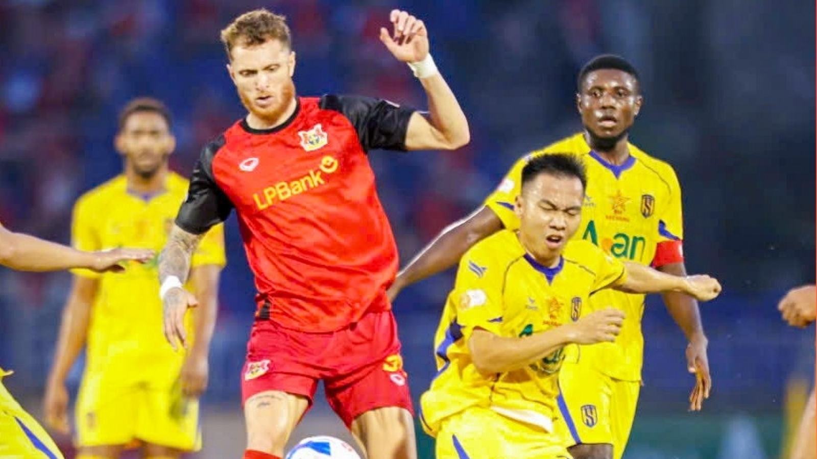 Kết quả vòng 23 V-League: Ninh Bình thắng ngược SLNA, Hải Phòng hạ gục CLB TP.HCM