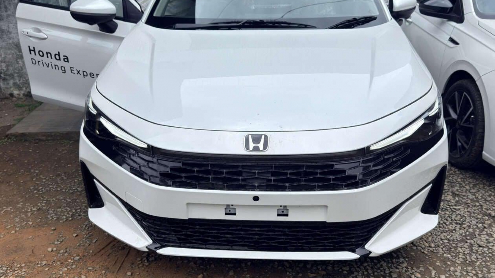 Bản nâng cấp Honda City 2026 lộ diện trước ngày ra mắt, thiết kế mới gây tranh cãi