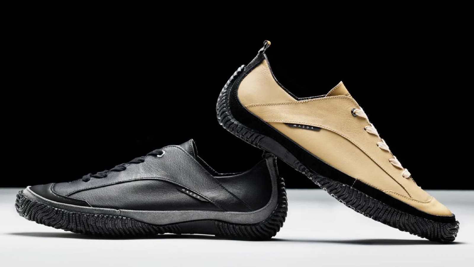 Mazda bán giày sneaker lấy cảm hứng từ nội thất ô tô, giá hơn 4 triệu đồng