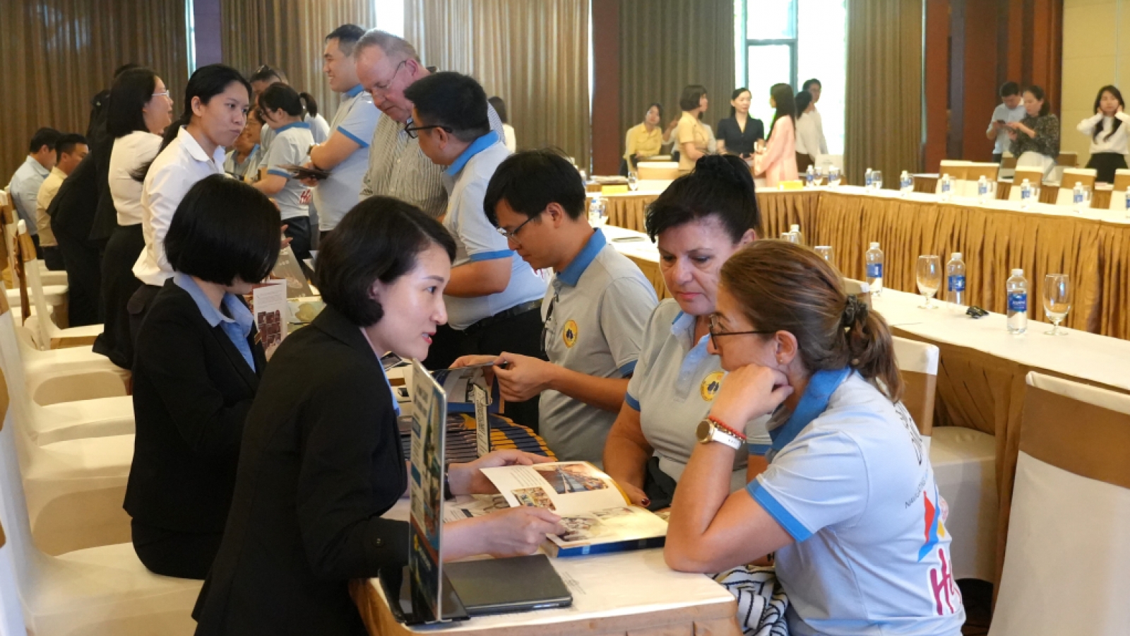 Australian famtrip delegation explores tourist attractions in Quy Nhon