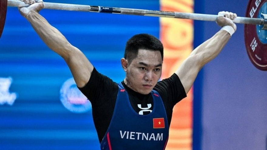 Vietnamese athlete takes bronze at Junior World Weightlifting Championships