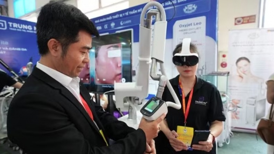 Int'l medical, pharmaceutical expo opens in Hanoi