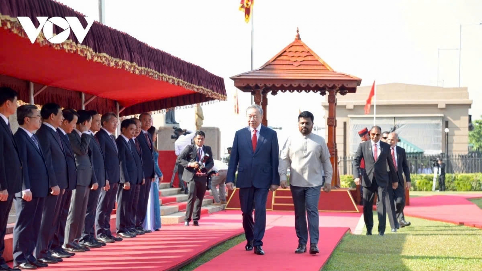 Sri Lanka holds official welcome ceremony for Vietnam’s top leader on State visit