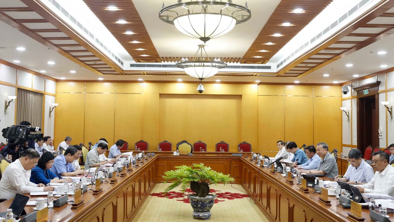 Politburo considers new Resolution for HCM City, targeting special urban model