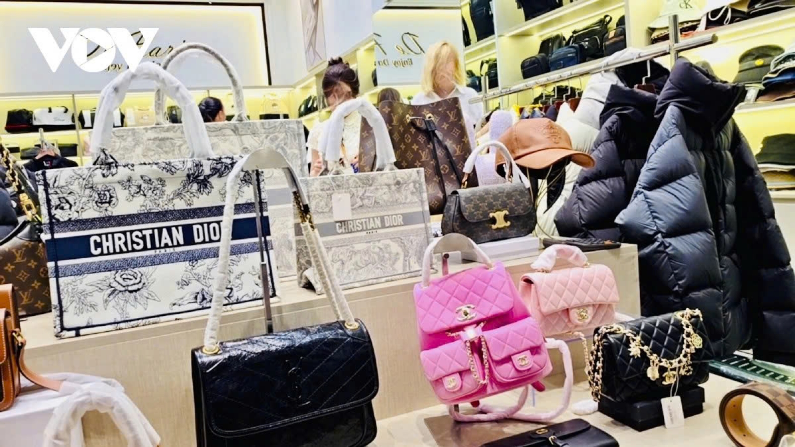 Vietnam intensifies anti-counterfeit crackdown at border checkpoints