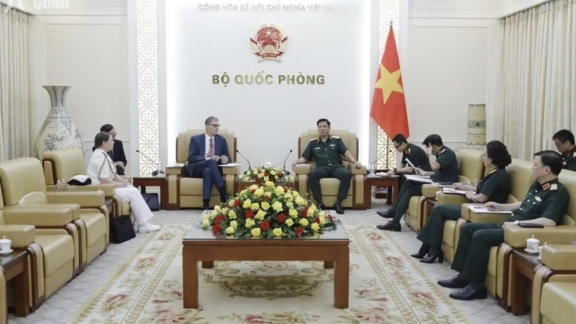 Vietnam, France see new strides in defence ties