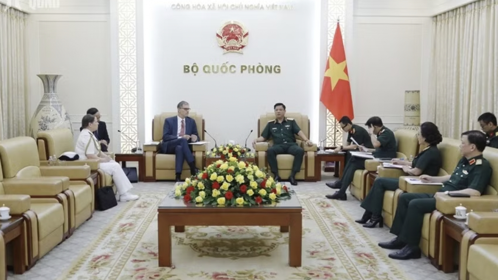 Vietnam, France see new strides in defence ties