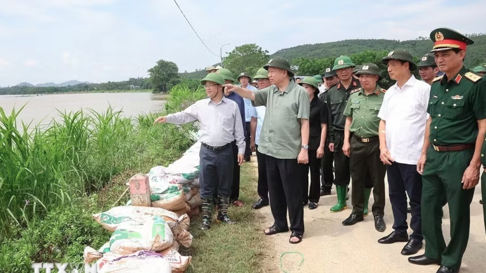 Thư của Tổng Bí thư, Chủ tịch nước nhân Ngày truyền thống phòng, chống thiên tai