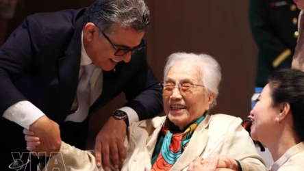Palestine awards Star of Merit Order to former Vice President Nguyen Thi Binh