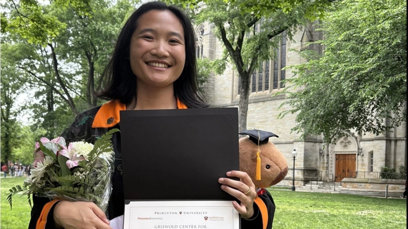 Nữ sinh viên Đại học Princeton (Mỹ) viết luận văn về kinh tế Việt Nam