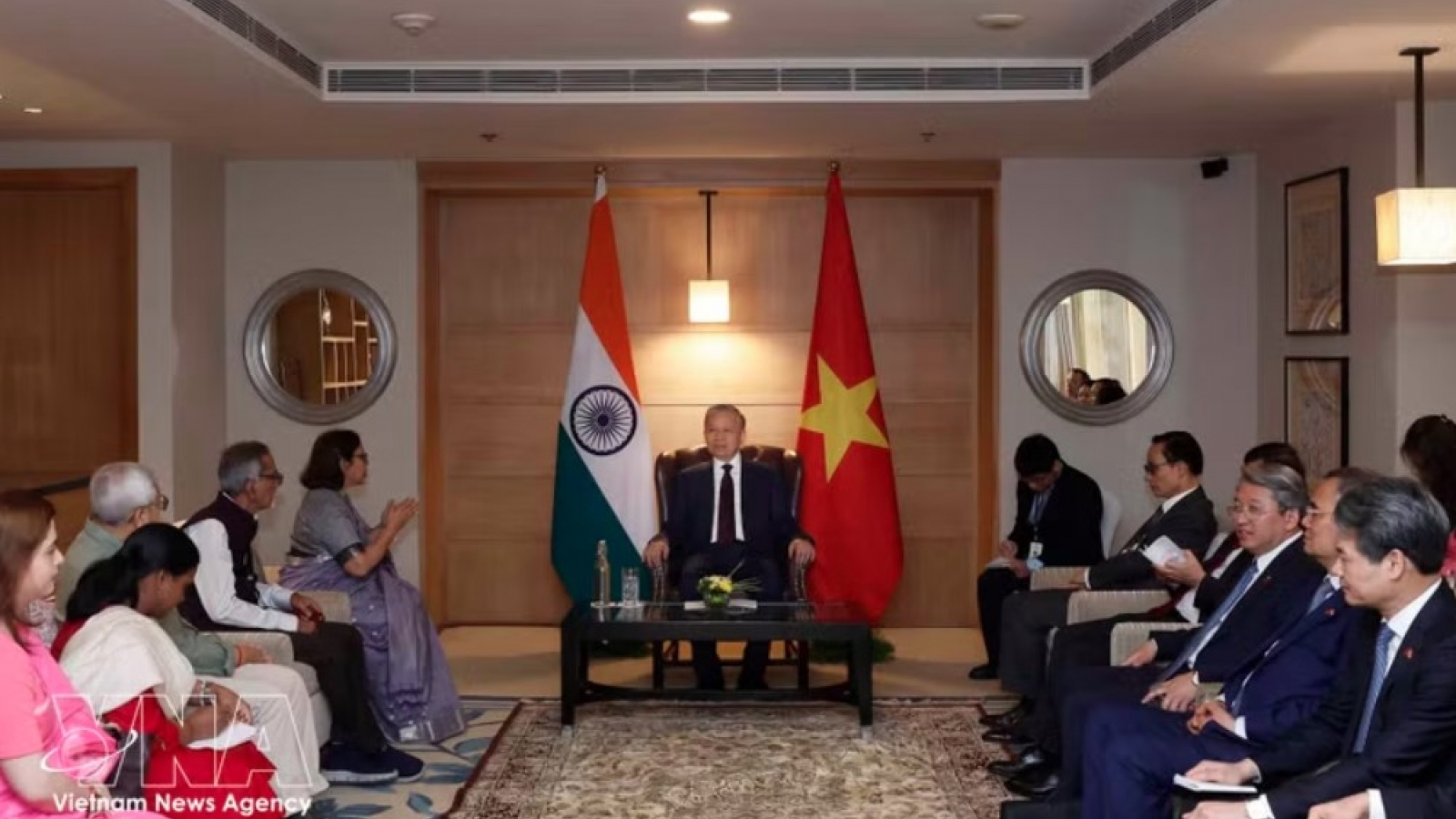 Top Vietnamese leader receives President of India-Vietnam Friendship Association