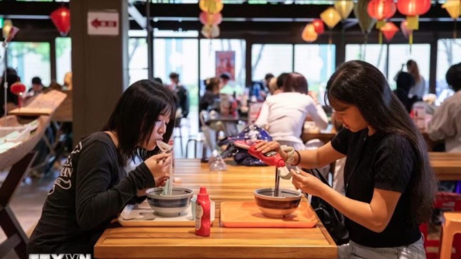 Vietnamese phở wins over Japanese students