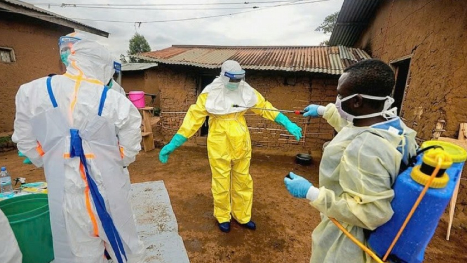 Vietnam orders 21-day monitoring for arrivals from Ebola-hit areas