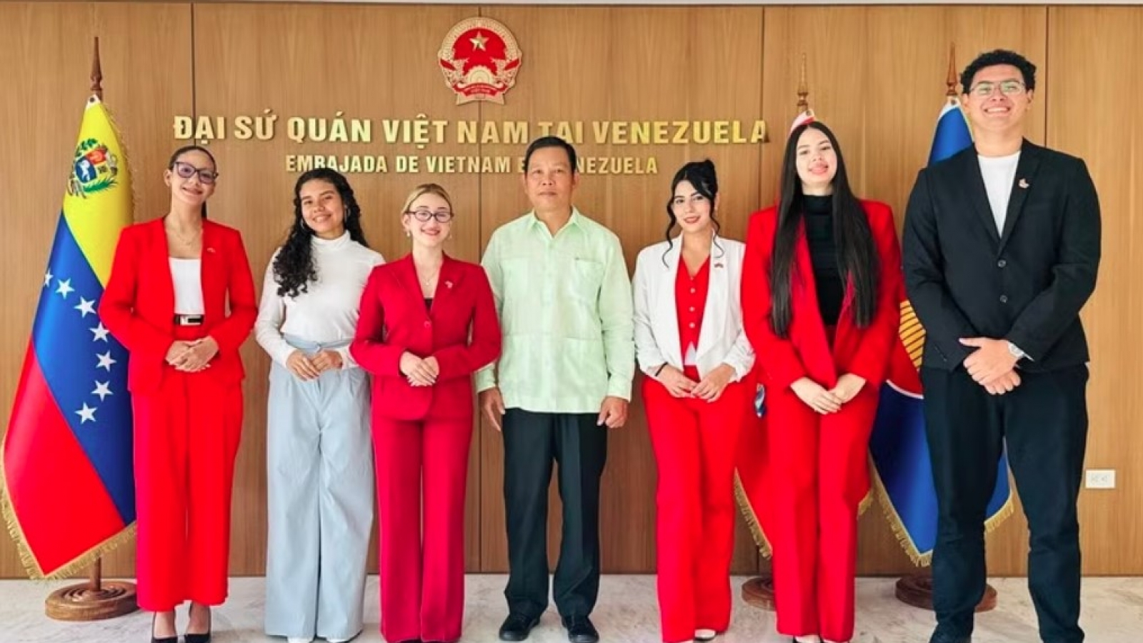 Venezuelan youth honours President Ho Chi Minh’s legacy