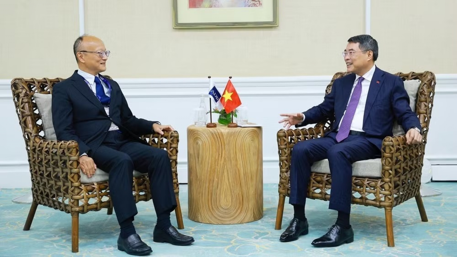 Vietnam seeks ADB cooperation in green transition, regional connectivity