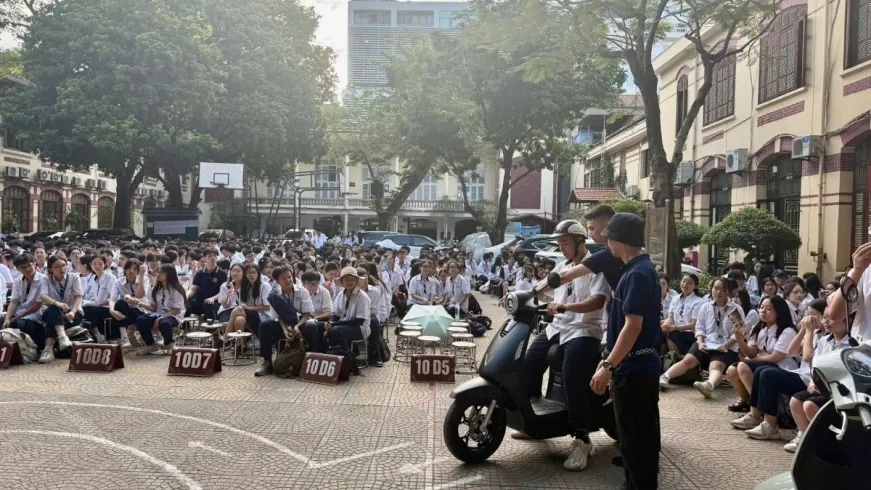 VinFast Evo Lite ghi điểm tuyệt đối với học sinh Hà Nội