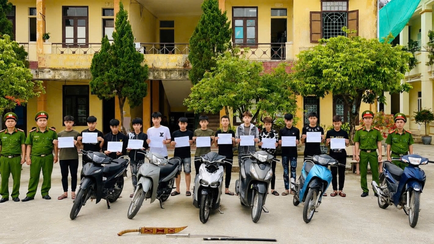 Khởi tố nhóm thanh thiếu niên mang hung khí nguy hiểm, lạng lách để "ra oai"