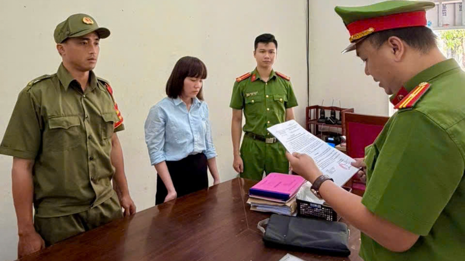 Khởi tố đối tượng lừa đảo 1,5 tỷ đồng dưới vỏ bọc "đáo hạn ngân hàng"