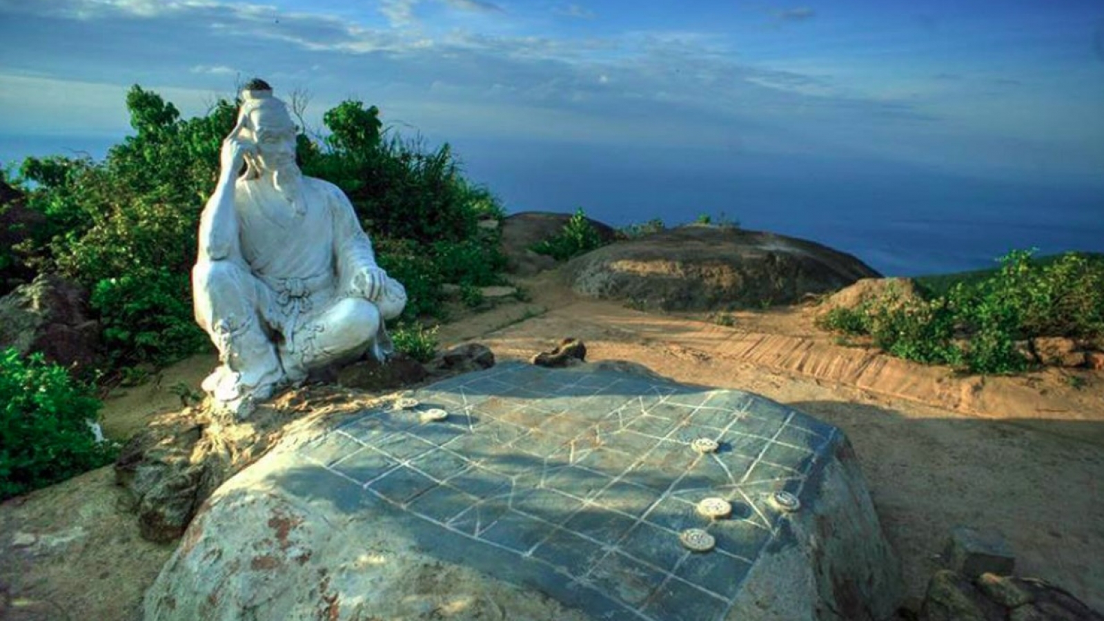 Da Nang plans tea tour at Son Tra Peak after Bill Gates visit