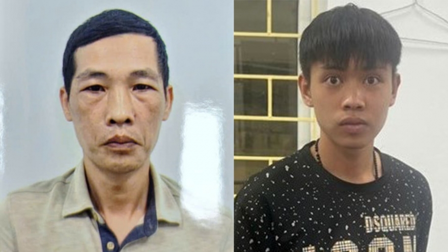 Bắt nóng 2 đối tượng mua bán heroin giữa phố Hà Nội