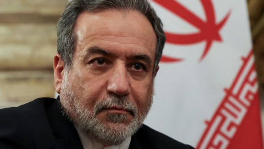 Ngoại trưởng Iran cảnh báo “vũng lầy” Hormuz, bác bỏ giải pháp quân sự của Mỹ