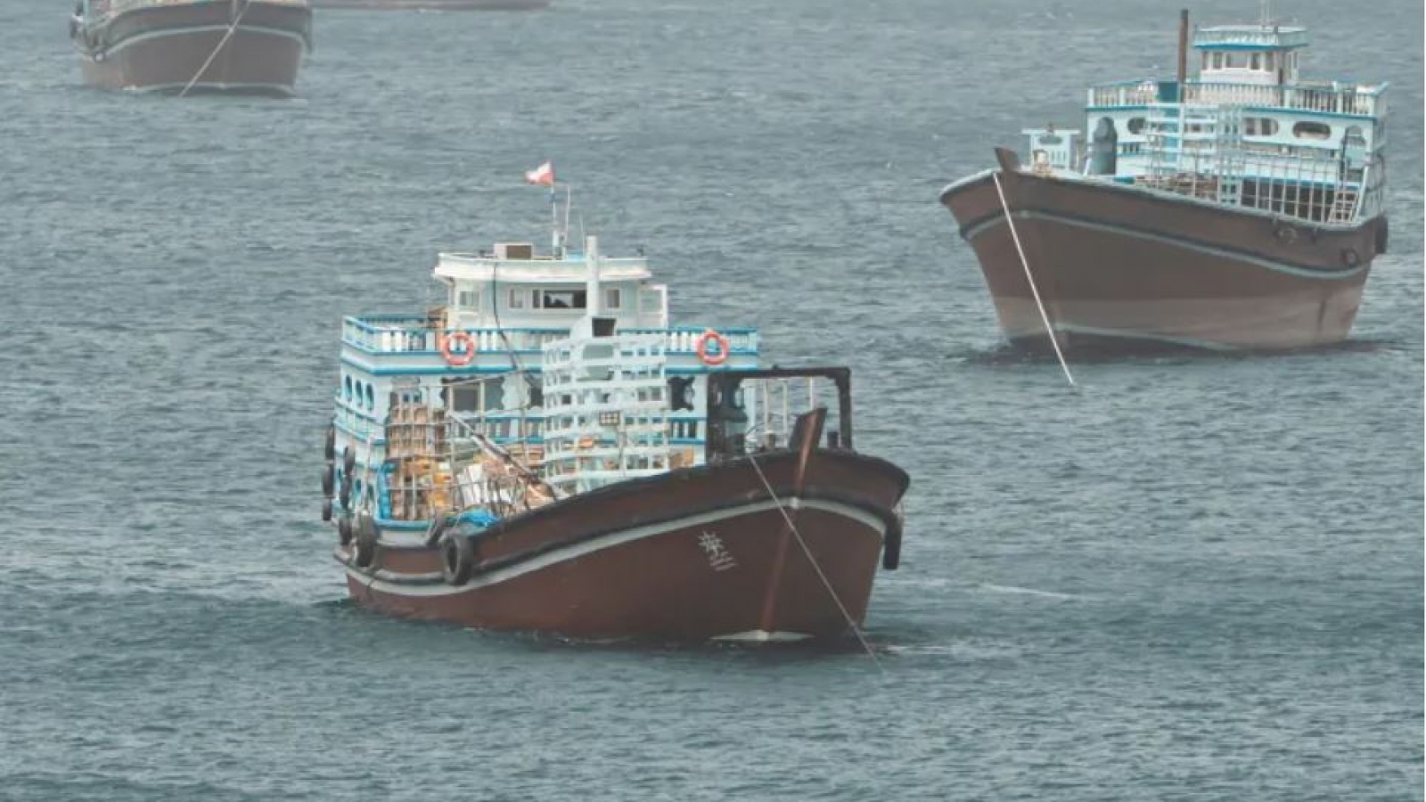 Hormuz thành bài toán tỷ USD: Trả phí cho Iran hay chấp nhận khủng hoảng?