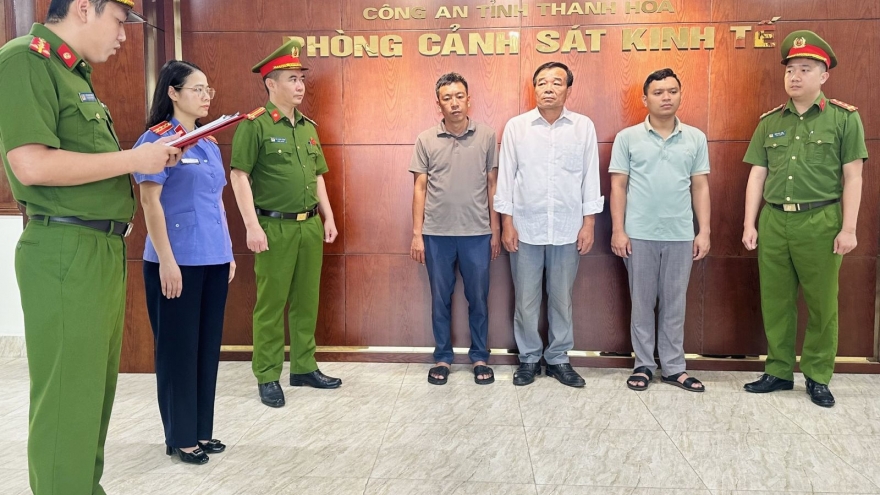 Bắt lãnh đạo xã lập hồ sơ khống rút tiền công trình ở Thanh Hóa