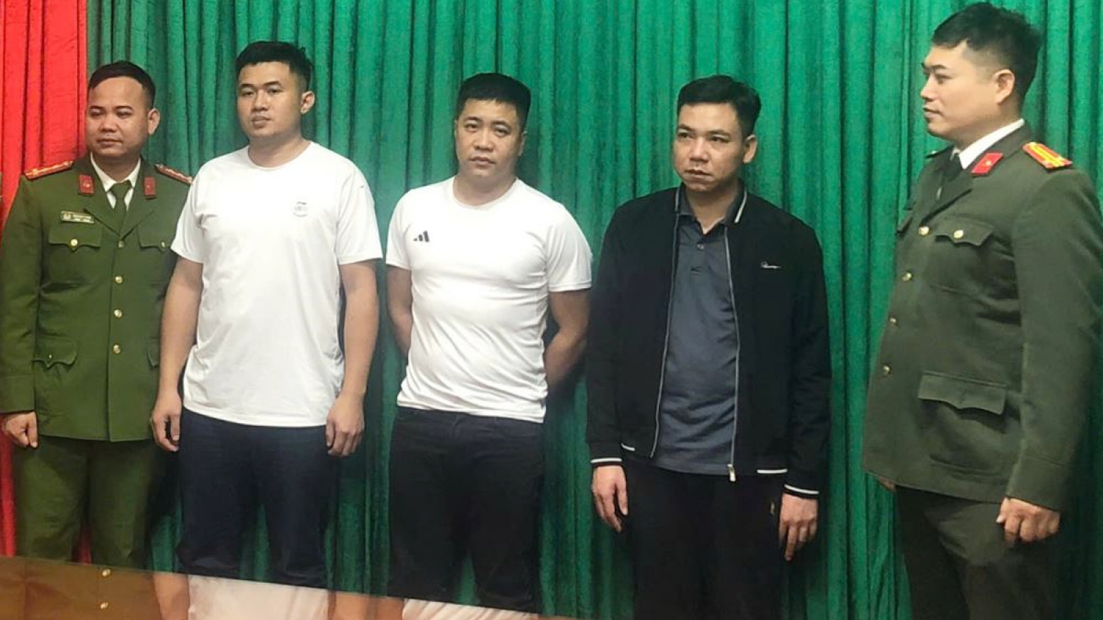 Phá đường dây mua bán hóa đơn hơn 1.000 tỷ đồng núp bóng cung ứng lao động