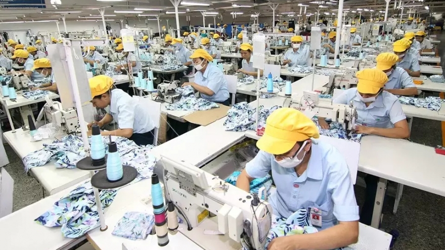 Ngành sản xuất của Indonesia trong tháng 4 giảm mạnh nhất trong năm qua