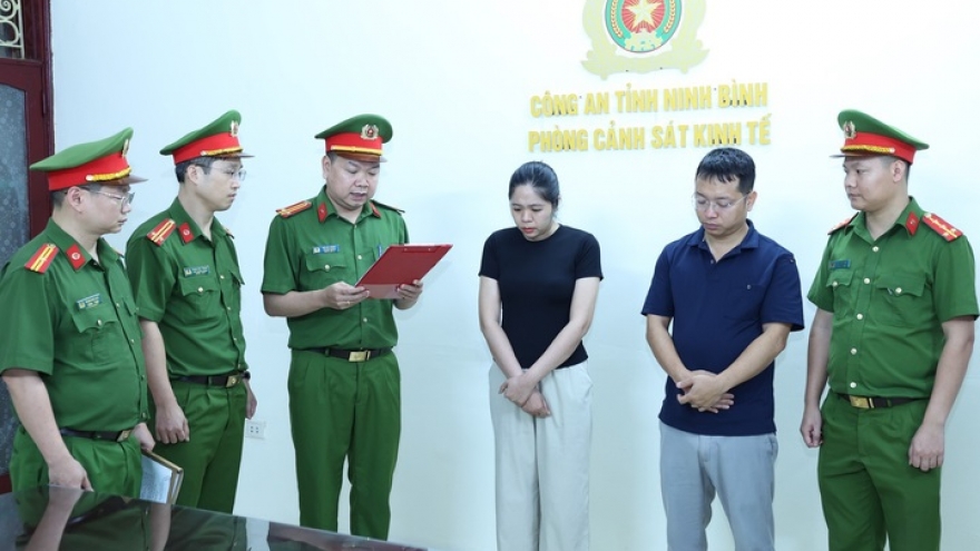 Khởi tố hai người dàn xếp đấu giá 14 lô đất, gây thiệt hại hơn 700 triệu đồng