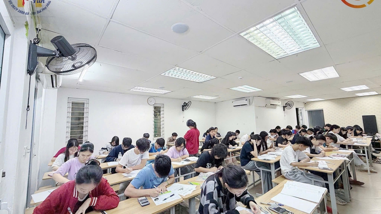 Từ 15/5: Dạy thêm trong trường không thu tiền, giáo viên dạy ngoài phải báo cáo