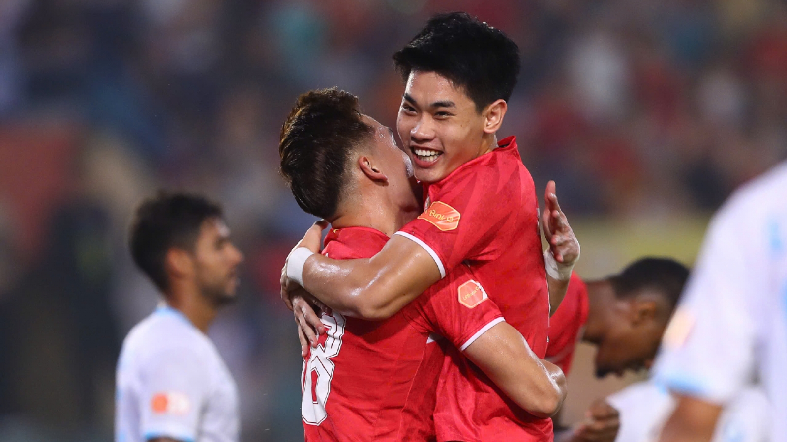 Bảng xếp hạng V-League mới nhất: CAHN rất gần ngôi vô địch