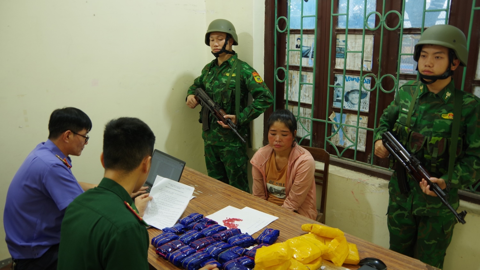 Người phụ nữ bị bắt khi đang vận chuyển số lượng lớn ma túy
